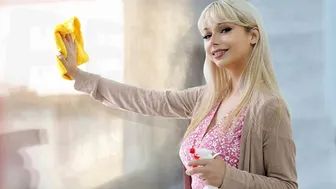 Busty Blonde Mom Jessica Starling Tittyfucks Horny Stepson in Pool