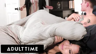 Hide! My Stepmom's Coming! Eliza Ibarra & Tyler Cruise Fuck Rough Under Sheets