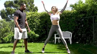 Personal Trainer Dominates Blonde Bombshell's Tight Ass in Kinky Workout