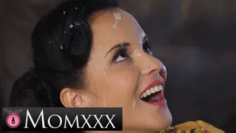 Guitar tutor pounds voluptuous housewife Jennifer Mendez with a massive facial finish