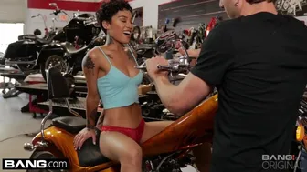 Honey Gold rides a motorcycle and cums hard