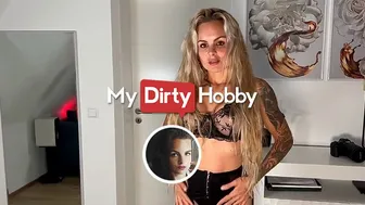 Blonde amateur Arya LaRoca takes a risky fuck with her stepdad