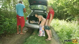 Flirtatious mom with natural curves earns cash for sex